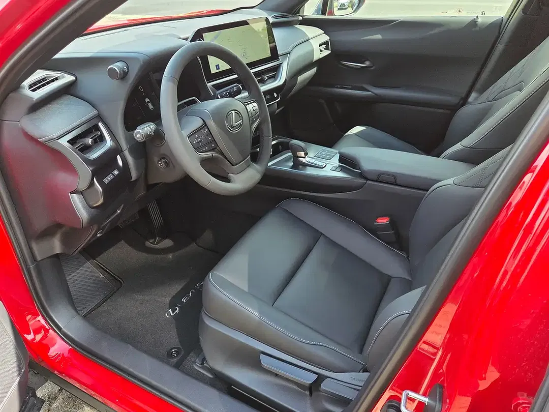 Lexus UX 300h F SPORT Design - Thumbnail 6