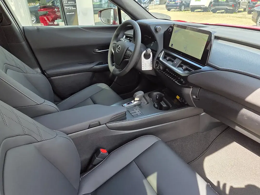 Lexus UX 300h F SPORT Design - Thumbnail 9