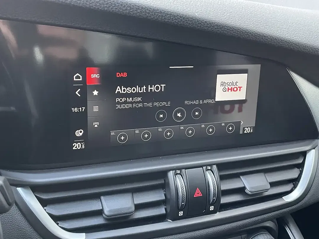 Alfa Romeo Giulia 2.2 JTDM Q4 Veloce - Thumbnail 7