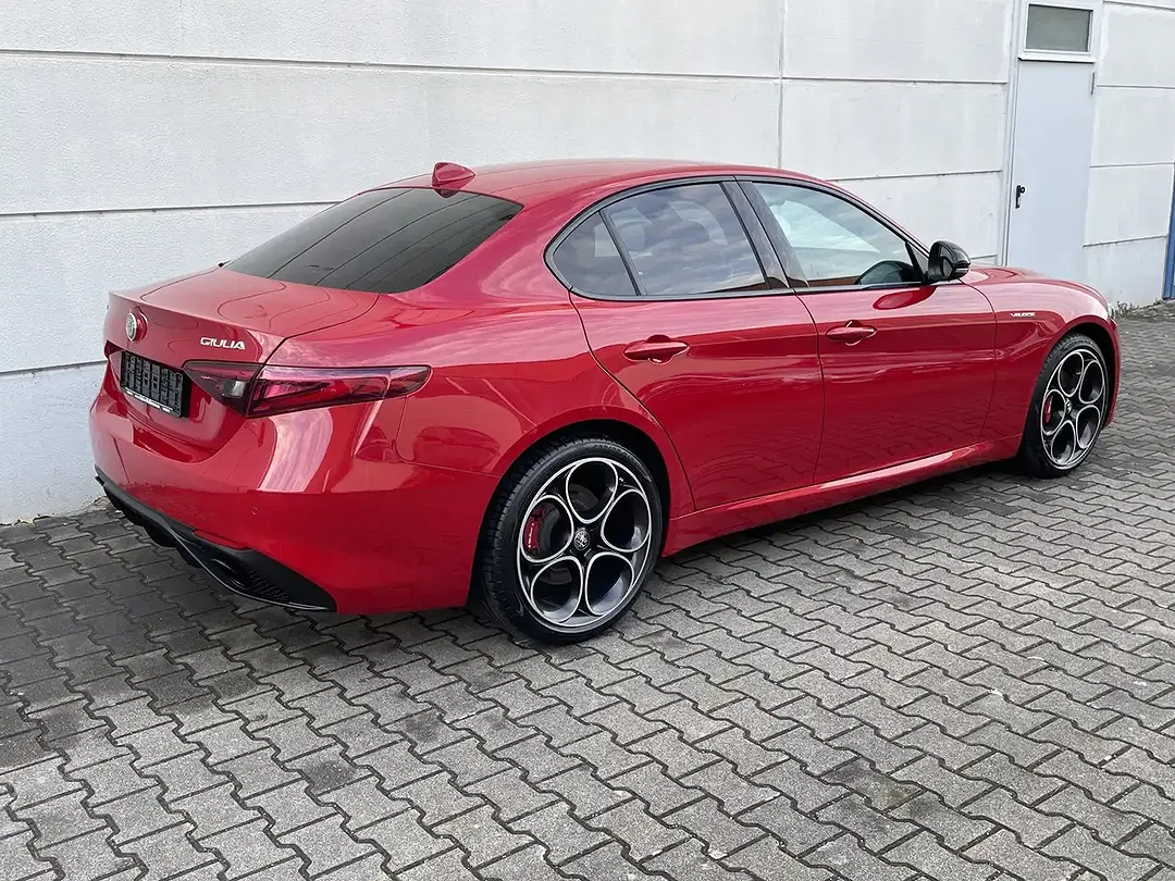 Alfa Romeo Giulia 2.2 JTDM Q4 Veloce - foto 2