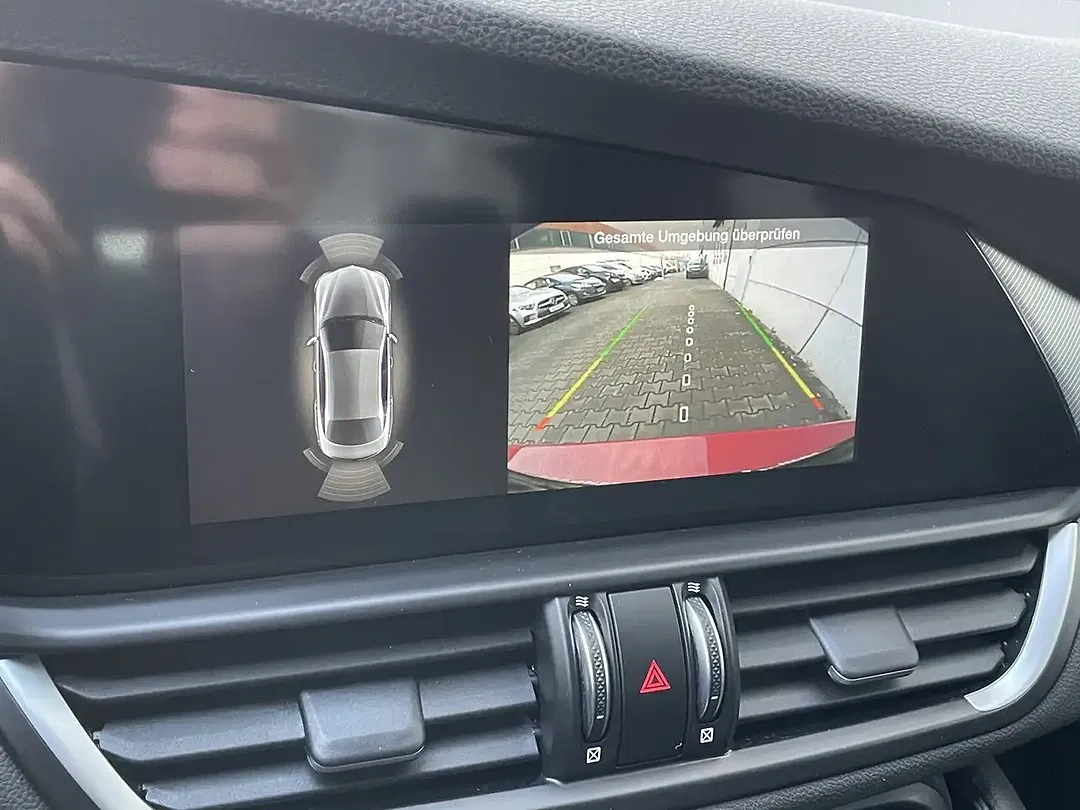 Alfa Romeo Giulia 2.2 JTDM Q4 Veloce - Thumbnail 3
