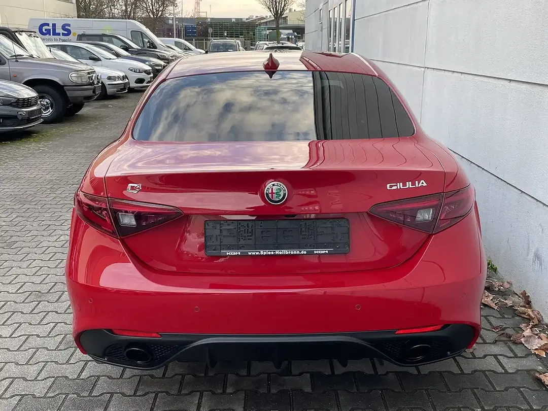 Alfa Romeo Giulia 2.2 JTDM Q4 Veloce - Thumbnail 5