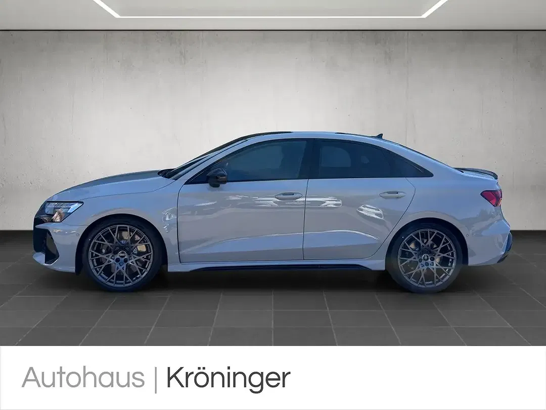 Audi RS3 2.5 TFSI quattro RS - Thumbnail 3