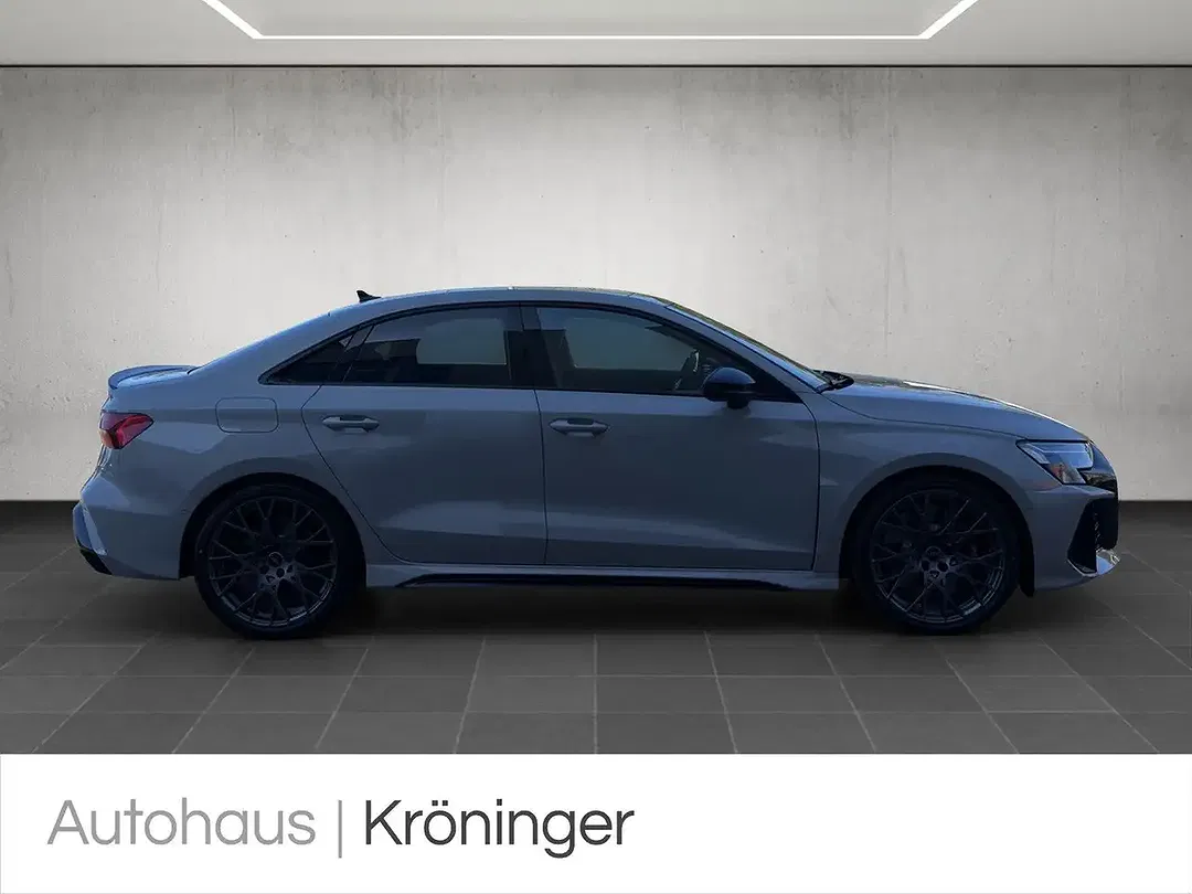 Audi RS3 2.5 TFSI quattro RS - Thumbnail 4