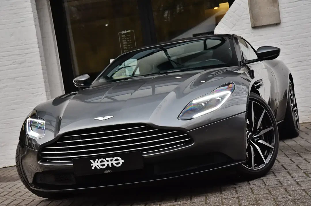 Aston Martin DB11 V8 Coupe - Afbeelding 1