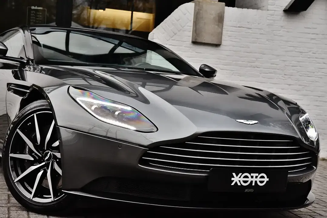 Aston Martin DB11 V8 Coupe - Thumbnail 10