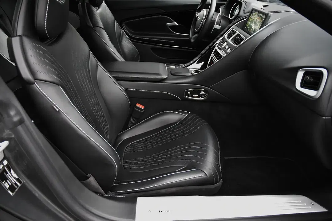 Aston Martin DB11 V8 Coupe - Thumbnail 14