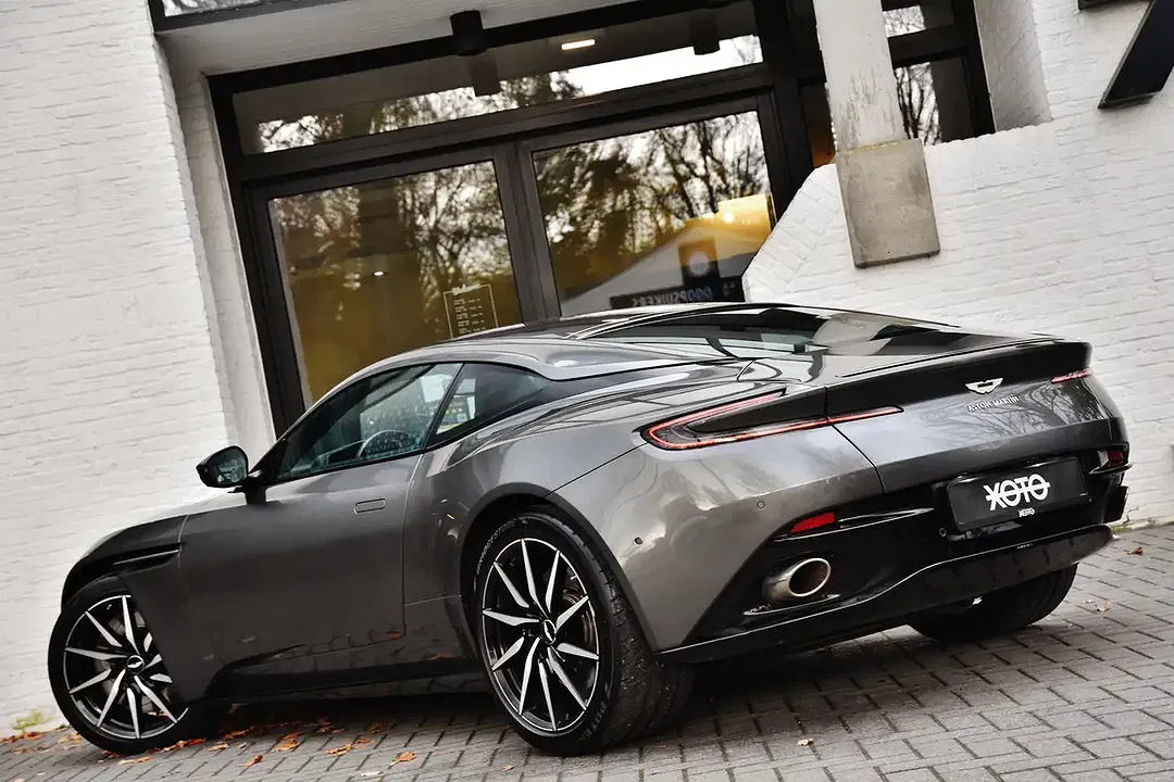Aston Martin DB11 V8 Coupe - Thumbnail 9