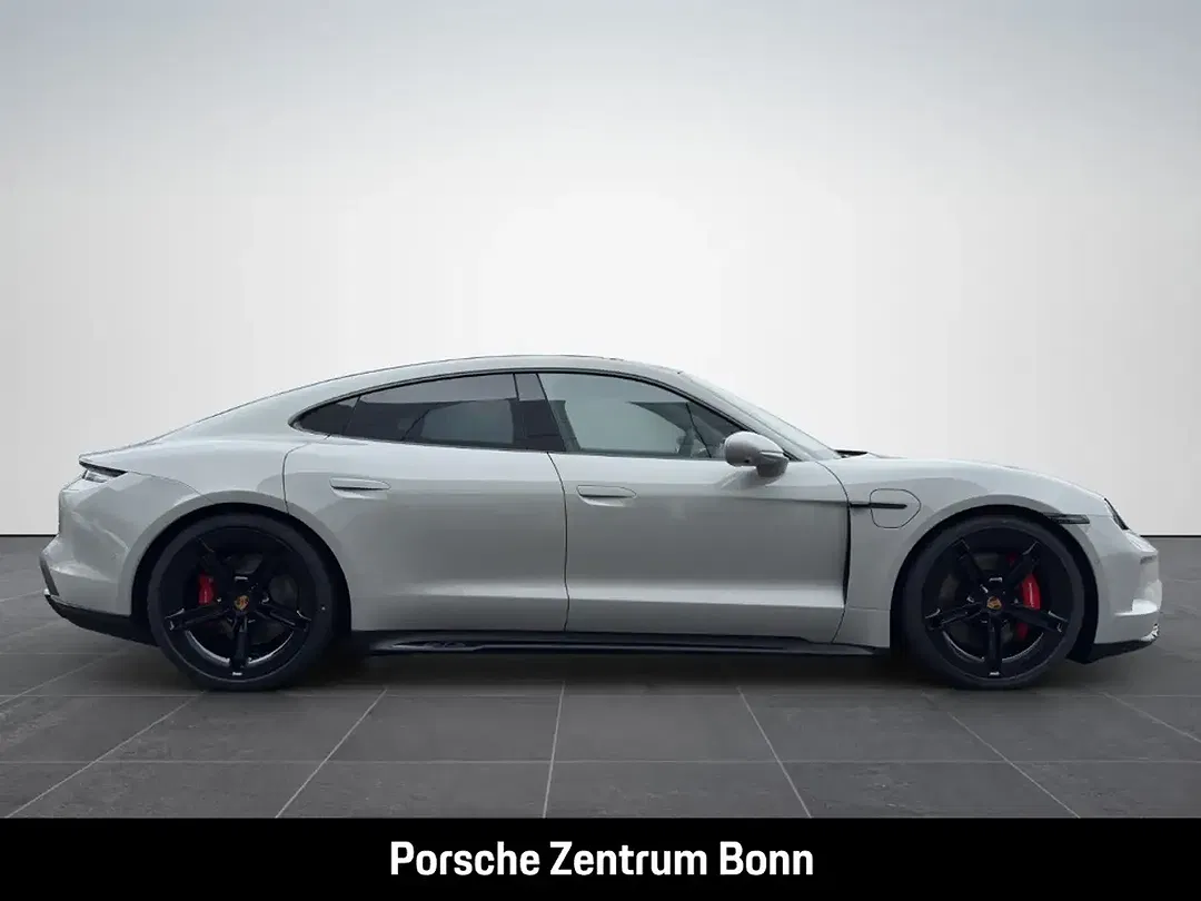 Porsche Taycan GTS - Thumbnail 4