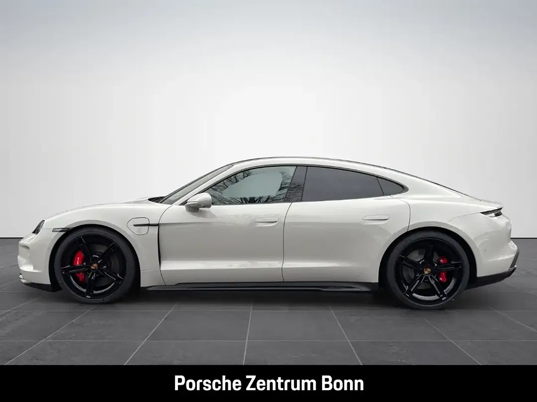 Porsche Taycan GTS - Thumbnail 8