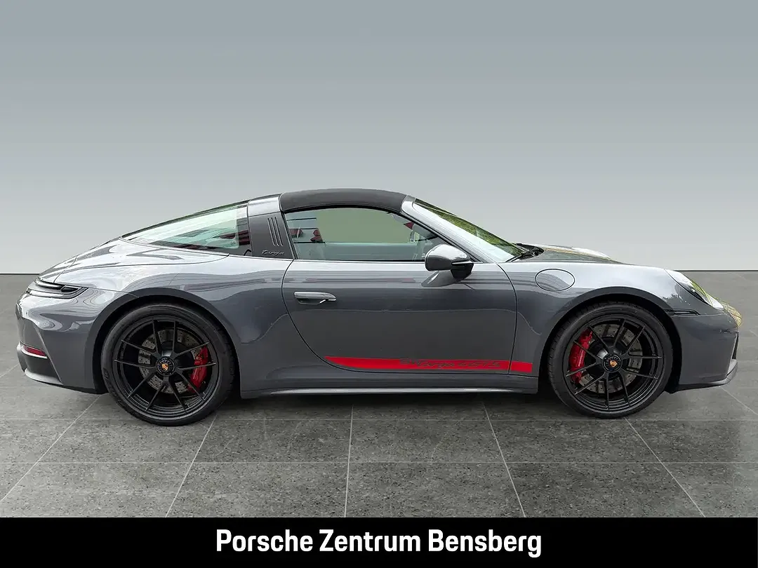 Porsche 992 Targa 4 GTS - Thumbnail 13