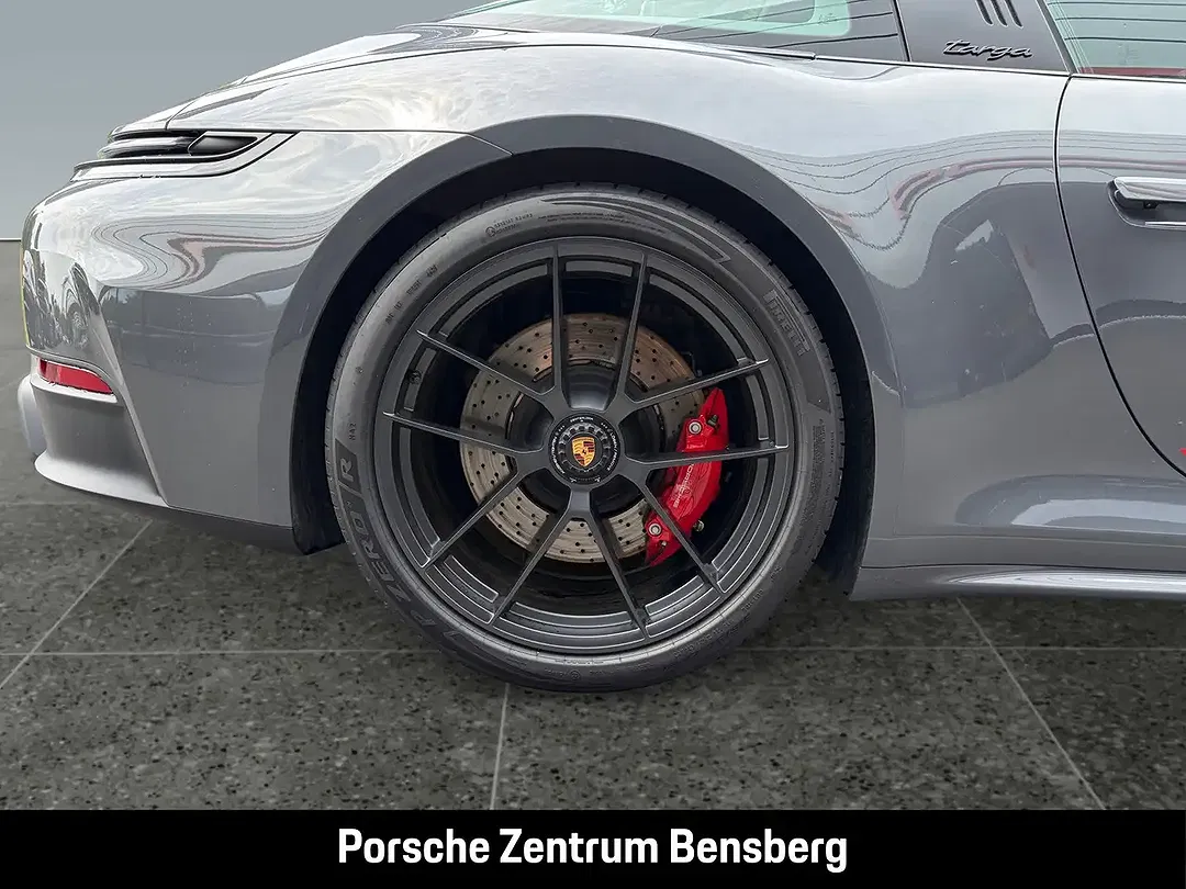 Porsche 992 Targa 4 GTS - Thumbnail 14