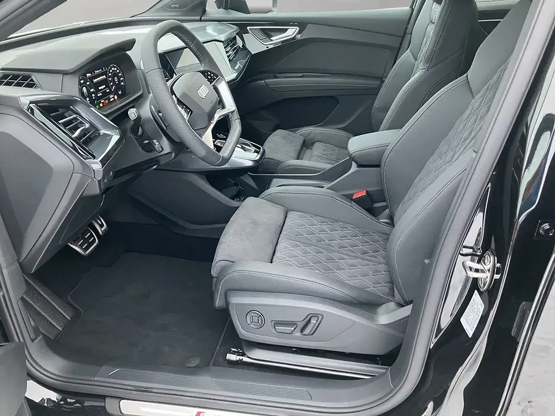 Audi Q4 e-tron 45 S line - Thumbnail 11