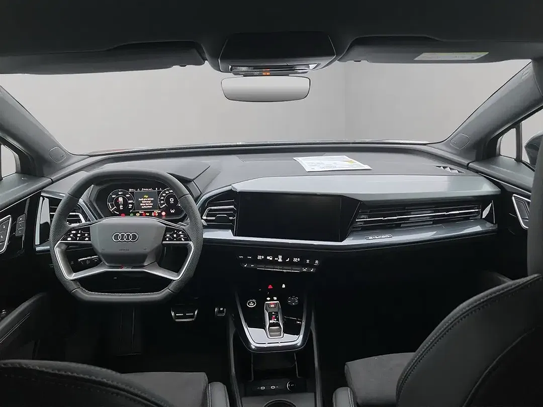 Audi Q4 e-tron 45 S line - Thumbnail 14