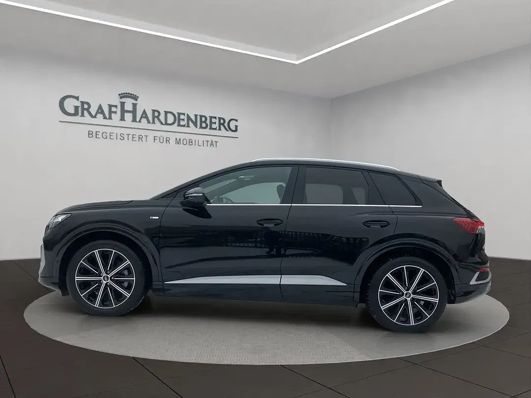 Audi Q4 e-tron 45 S line - Thumbnail 2