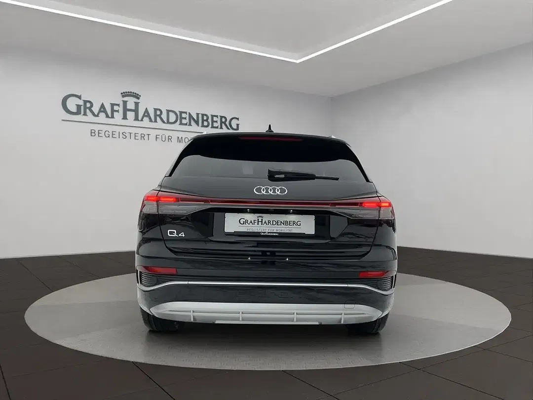 Audi Q4 e-tron 45 S line - Thumbnail 5