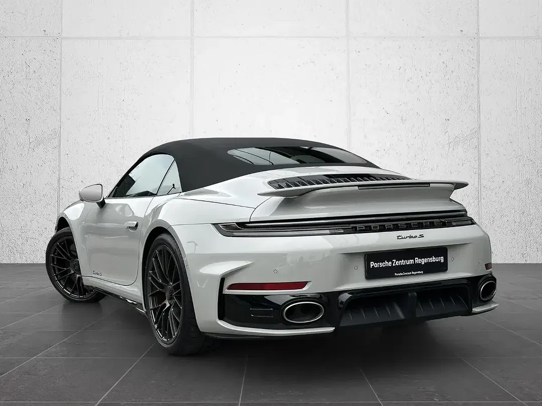 Porsche 992 Turbo S Cabriolet - Thumbnail 3