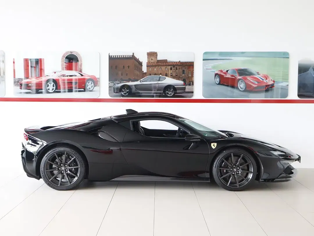 Ferrari SF90 Stradale - Thumbnail 4