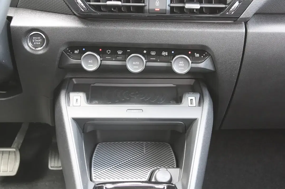 Citroen C4 Hybrid Max - Thumbnail 10