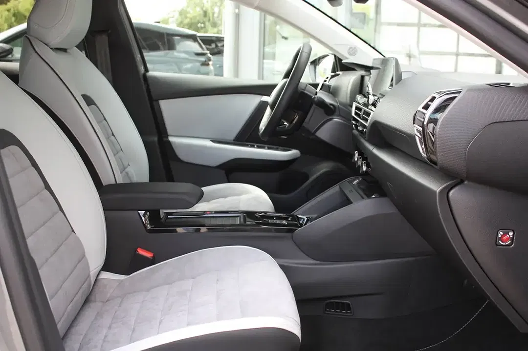 Citroen C4 Hybrid Max - Thumbnail 13