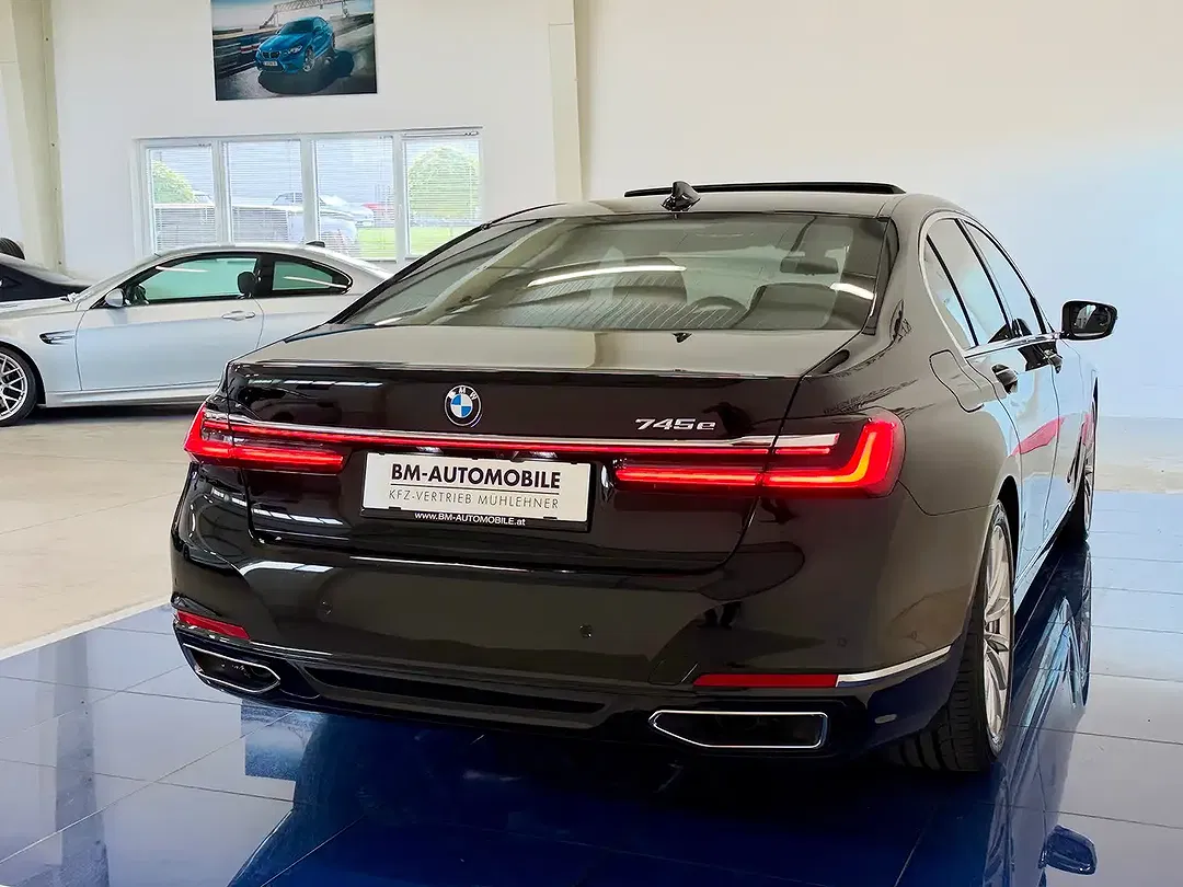 BMW 745 - Thumbnail 10