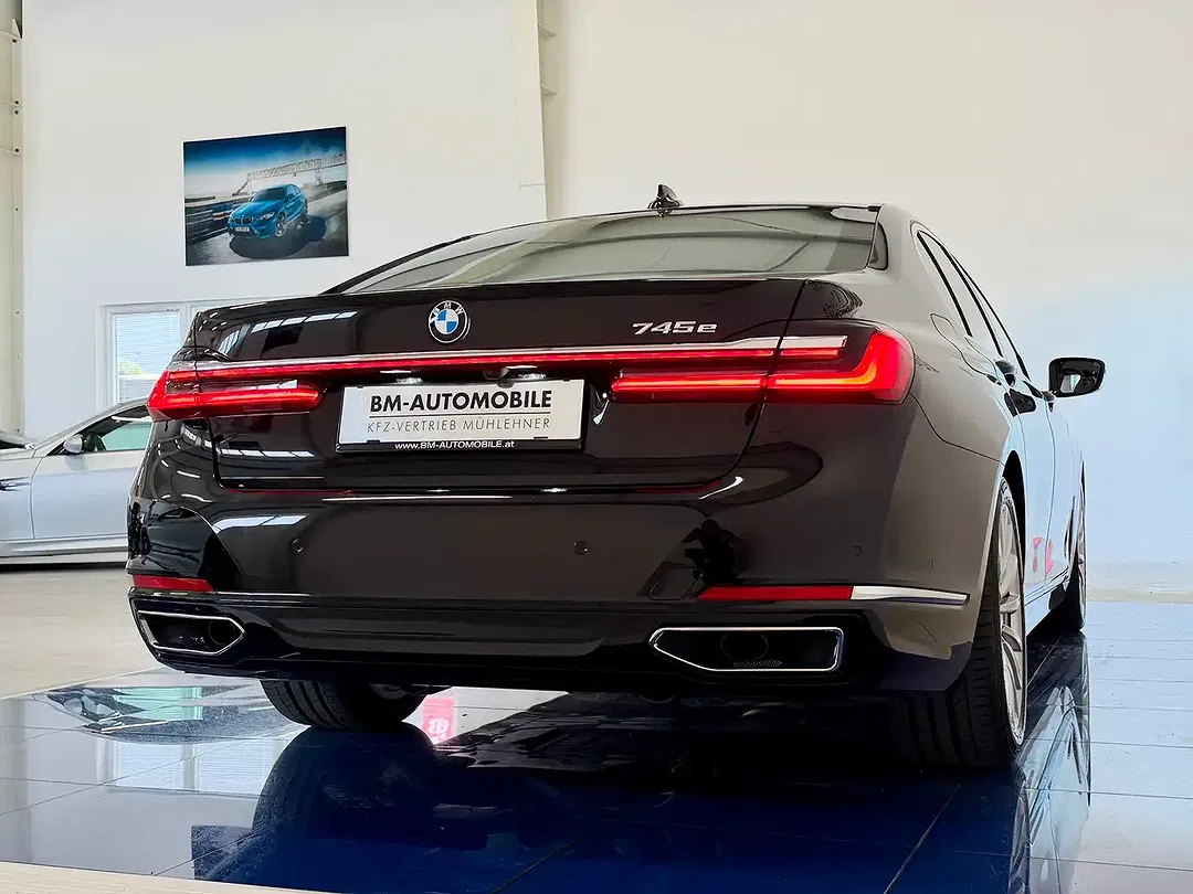 BMW 745 - Thumbnail 11