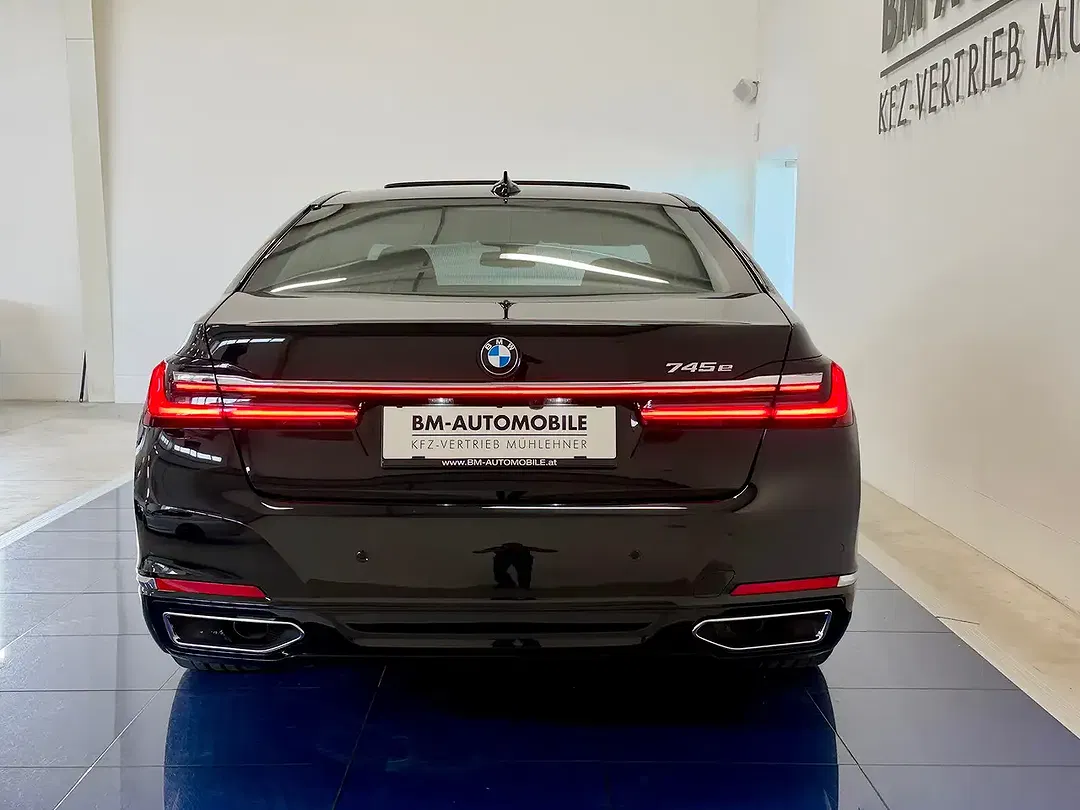 BMW 745 - Thumbnail 12