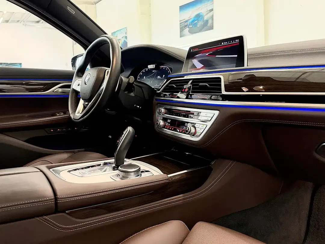 BMW 745 - Thumbnail 27