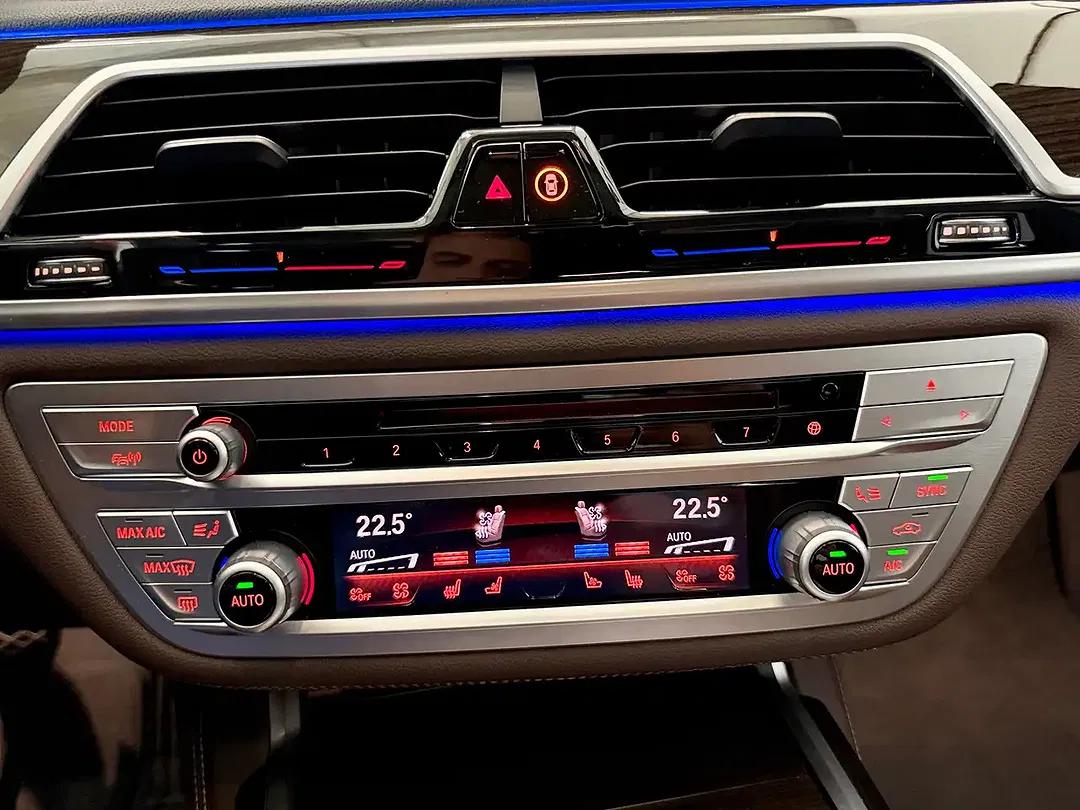 BMW 745 - Thumbnail 29