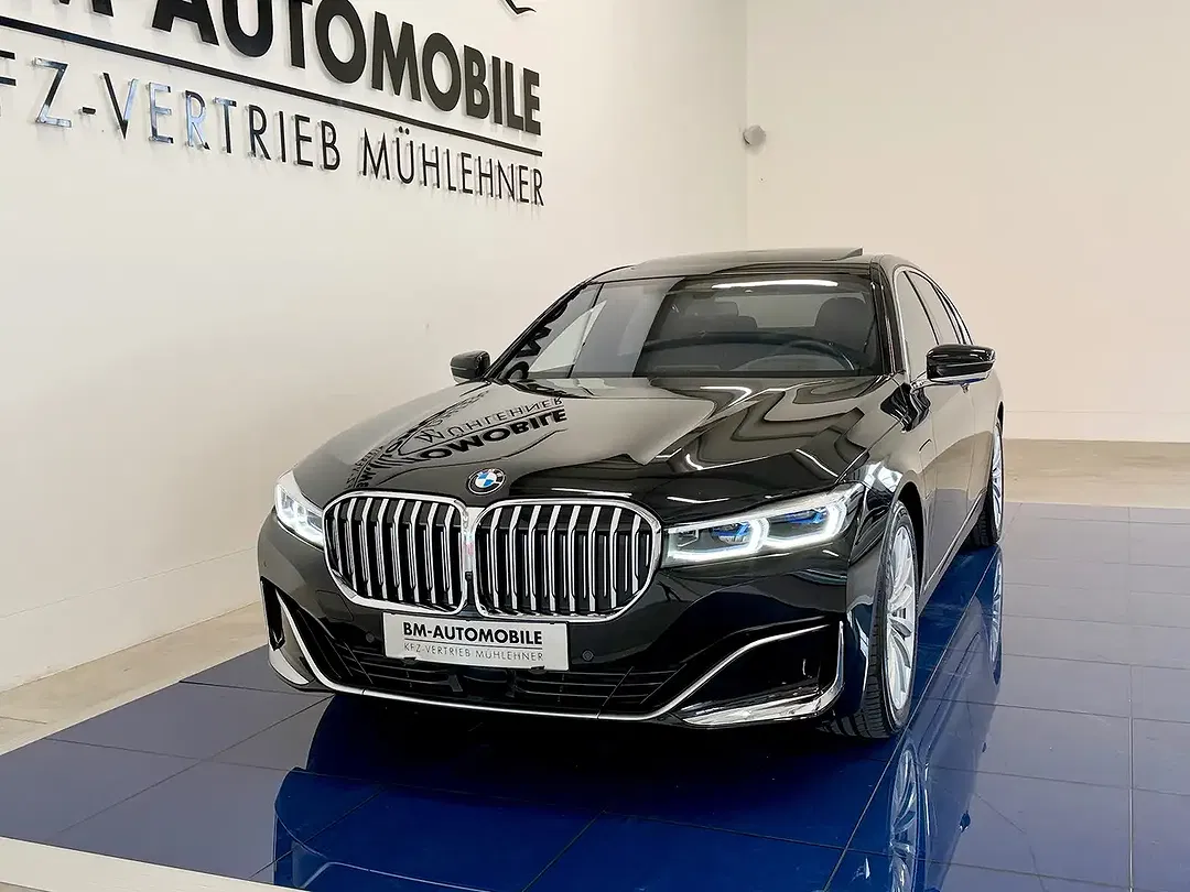 BMW 745 - Thumbnail 3