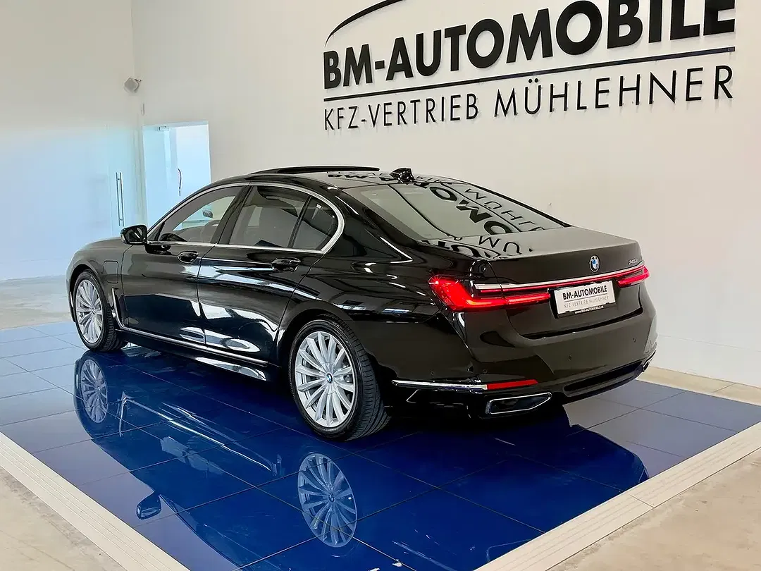 BMW 745 - Thumbnail 8