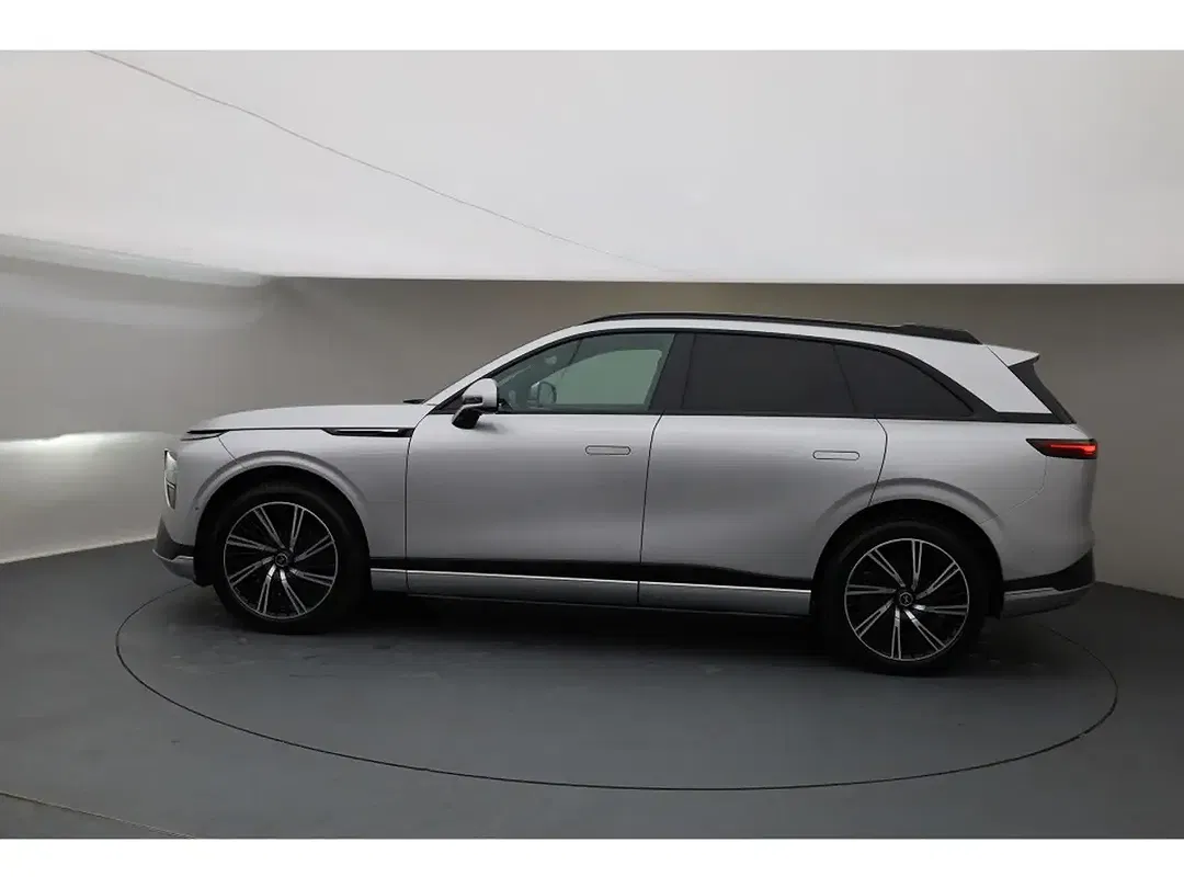 Xpeng G9 AWD Performance MY2025 - Thumbnail 3