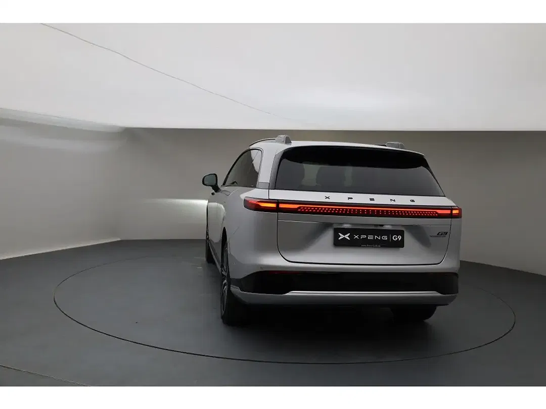 Xpeng G9 AWD Performance MY2025 - Thumbnail 4