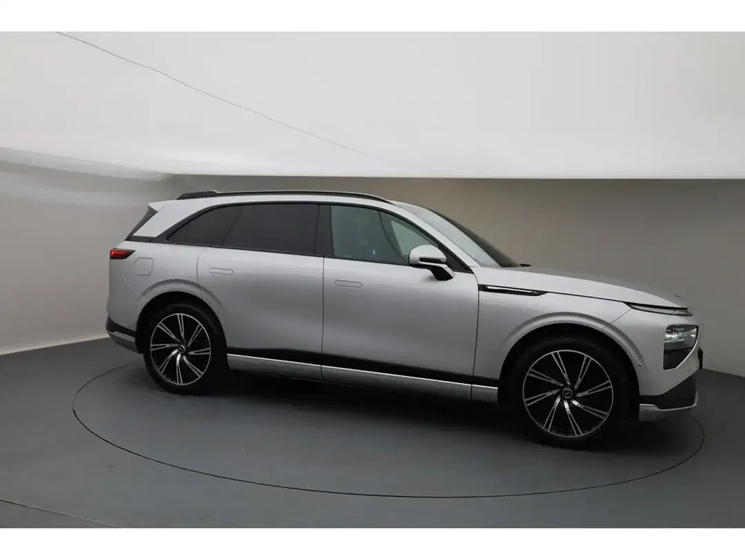 Xpeng G9 AWD Performance MY2025 - Thumbnail 5