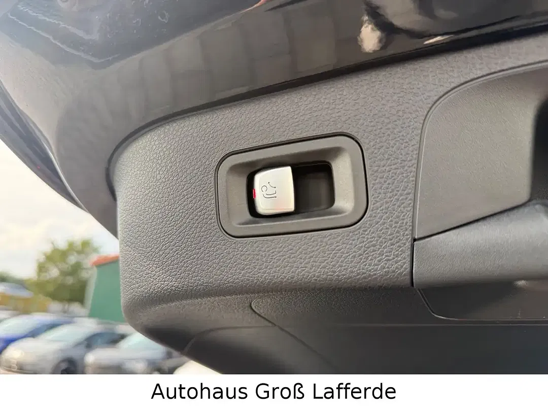 Mercedes-Benz EQC 400 4MATIC - Thumbnail 11