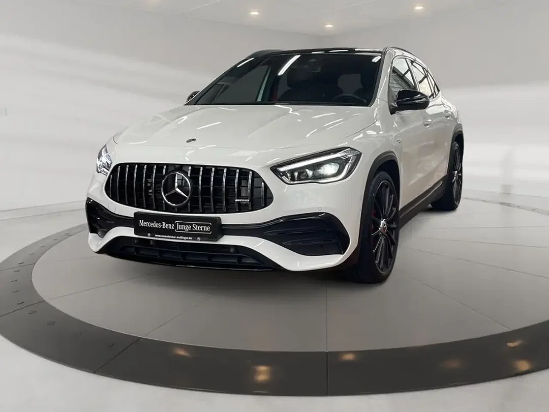 Mercedes-Benz GLA 35 AMG 4MATIC MBUX Night - Afbeelding 1