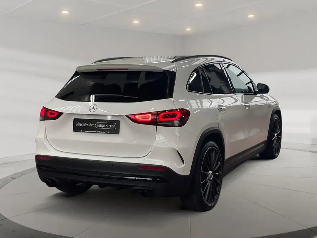 Mercedes-Benz GLA 35 AMG 4MATIC MBUX Night - foto 2