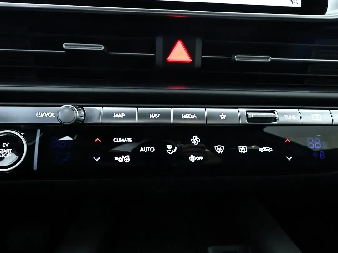 Hyundai IONIQ 6 - Thumbnail 12