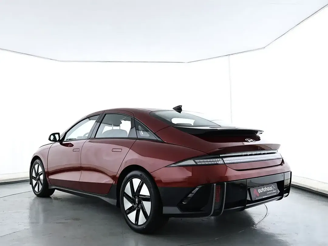 Hyundai IONIQ 6 - Thumbnail 4