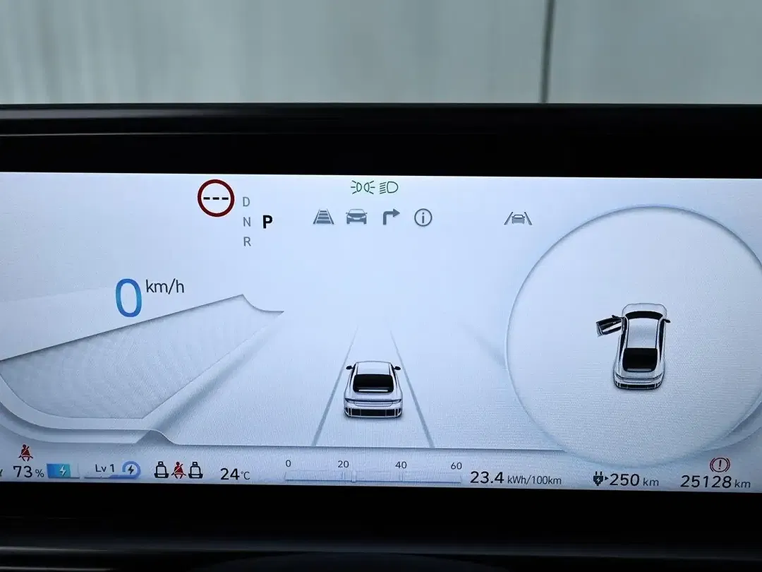 Hyundai IONIQ 6 - Thumbnail 7