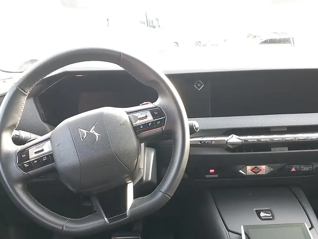 DS Automobiles DS 4 - Thumbnail 11