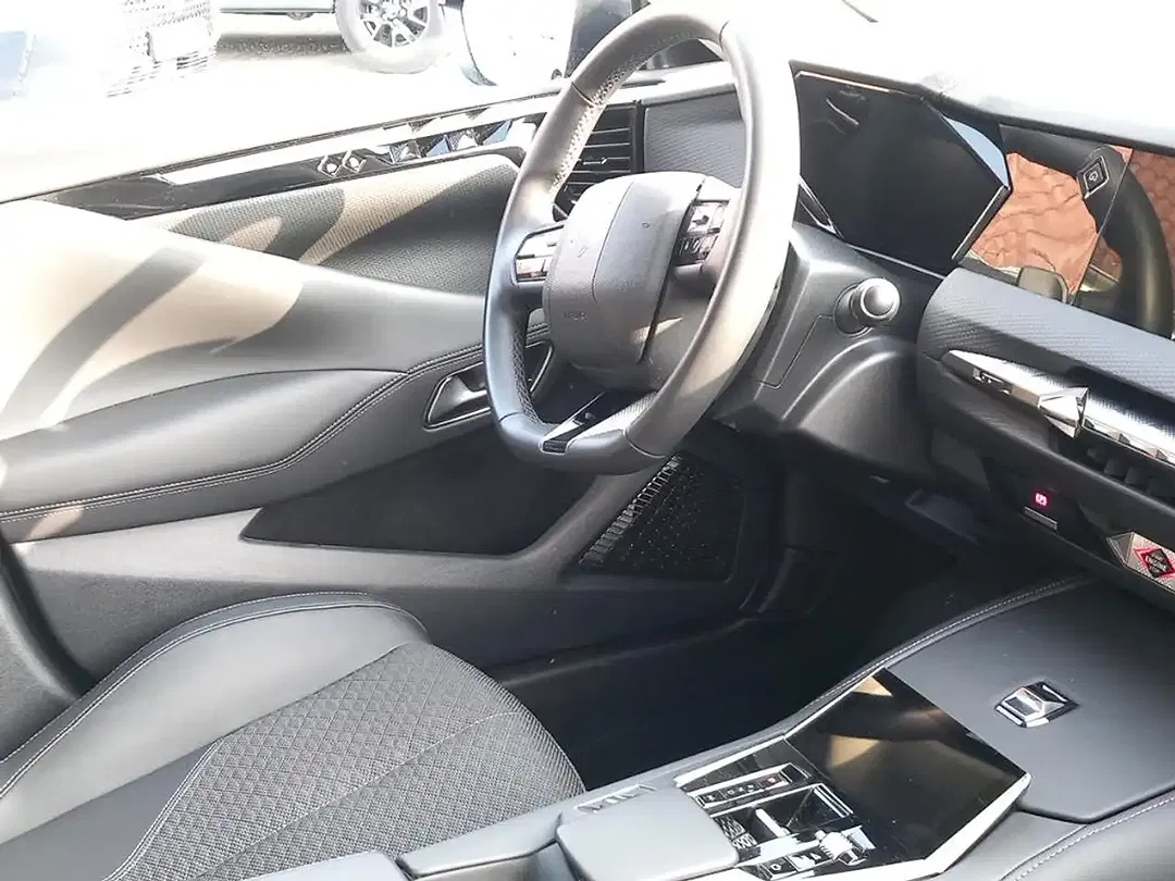 DS Automobiles DS 4 - Thumbnail 12