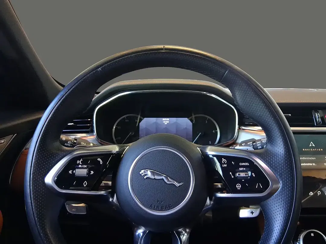Jaguar F-Pace D200 4x4 R-Dynamic SE Black - Thumbnail 11