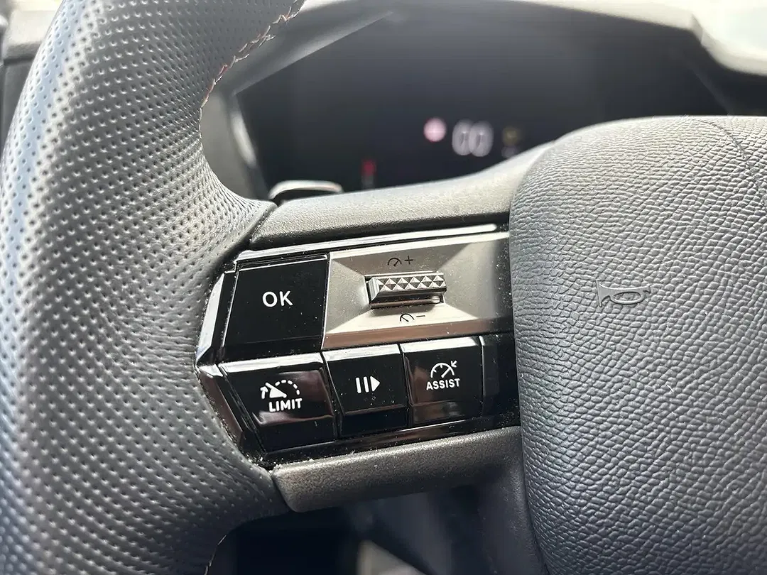 DS Automobiles DS 4 - Thumbnail 6