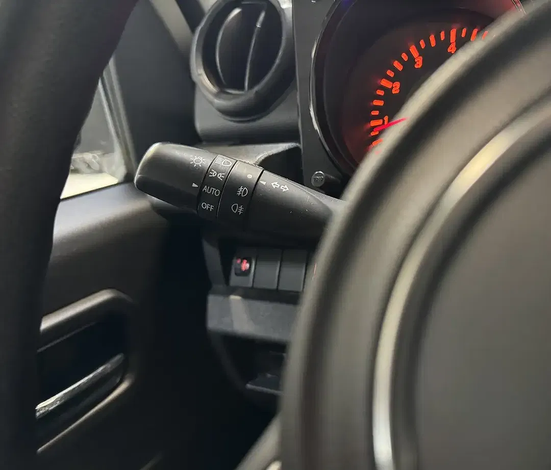 Suzuki Jimny 1.5 - Thumbnail 18