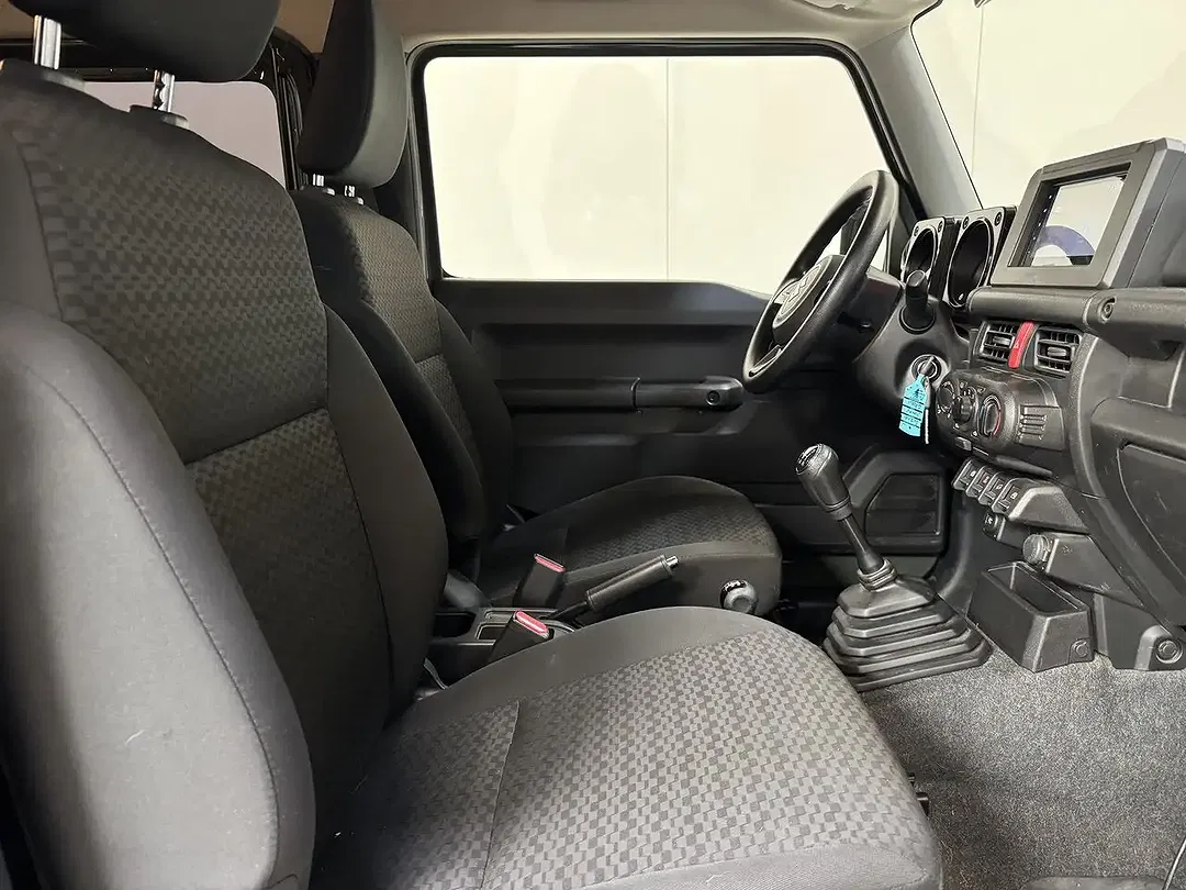 Suzuki Jimny 1.5 - foto 2
