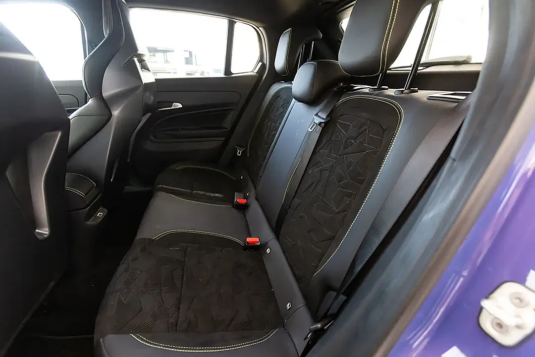 Abarth 600e Turismo - foto 15