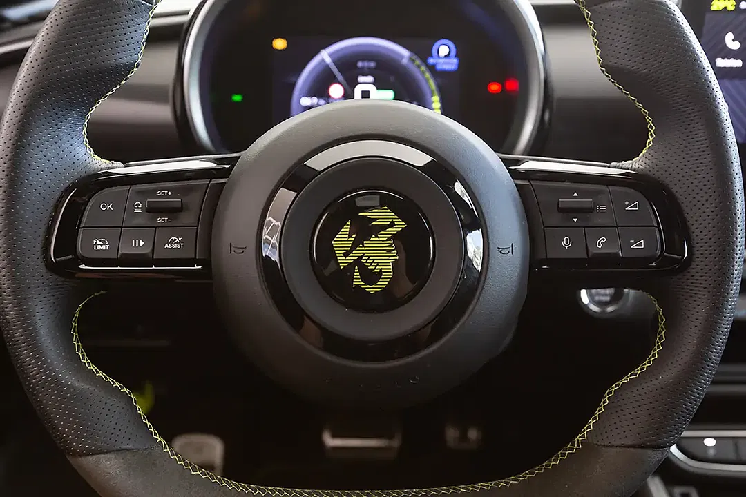 Abarth 600e Turismo - Thumbnail 8