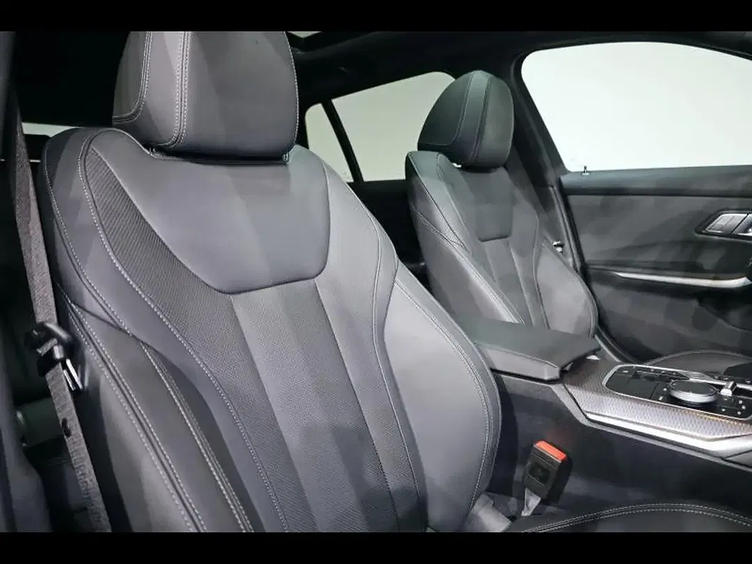 BMW 318 Touring M Sport - Thumbnail 11