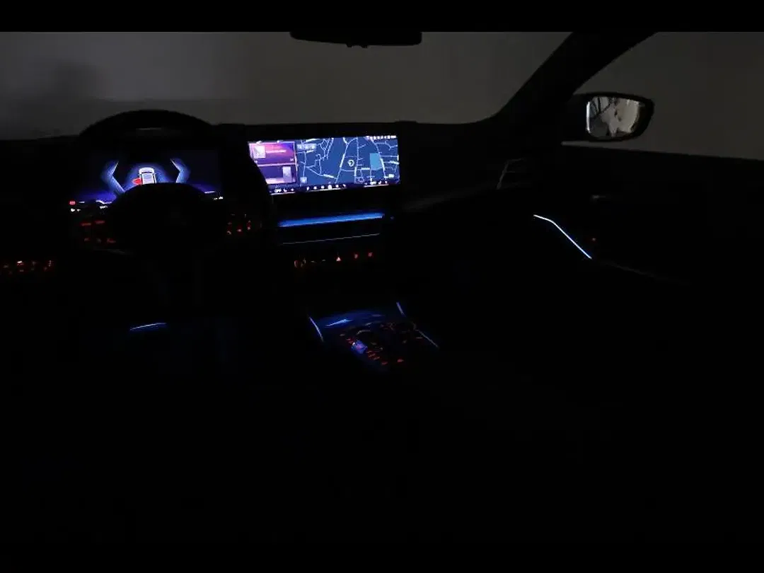 BMW 318 Touring M Sport - Thumbnail 12